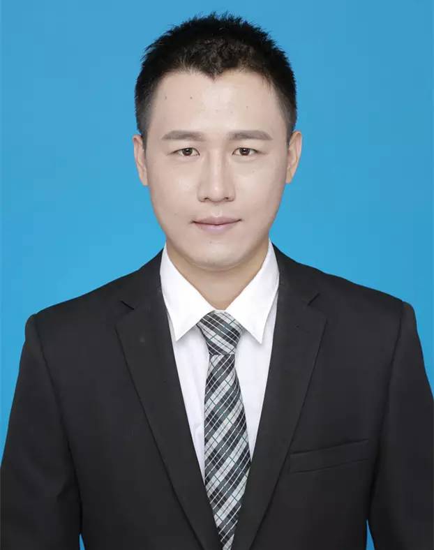 刘超,仪器光电学院11级博士研究生,导师是刘刚教授。刘超主要从事磁悬浮惯性执行机构控制方面的研究,并取得突出的科研成果。他所提出的磁悬浮转子系统高精度现场动平衡技术、转子不平衡自动平衡控制技术和不匹配干扰抑制技术已成功应用于某型控制力矩陀螺仪器。刘超在IEEE工业电子学等学术刊物上发表SCI论文4篇,EI论文3篇,申请国家发明专利2项。